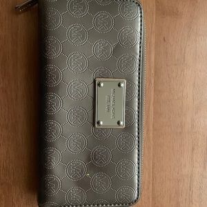 Michael Kors Metallic Wallet